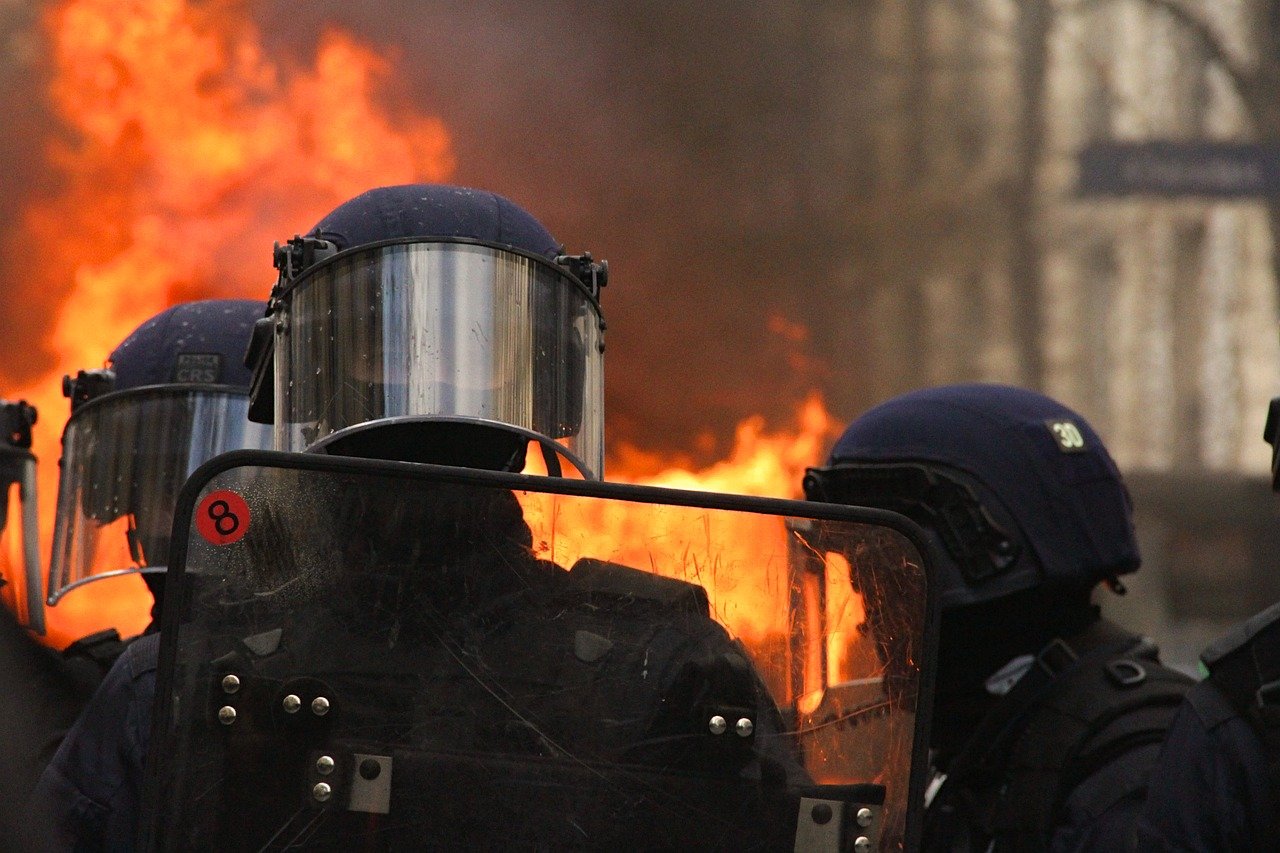 Nl Riots Ben ik een gevaar voor de samenleving? – Elders Leven